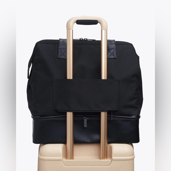 SOLD - Beis- The Convertible Mini Weekender in Black - Picture 6 of 7